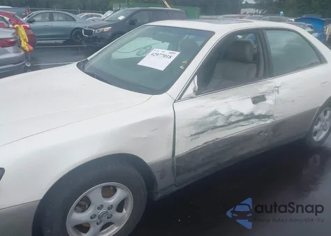 1997 Lexus Es 300 from USA, damaged, VIN JT8BF22G1V0036203